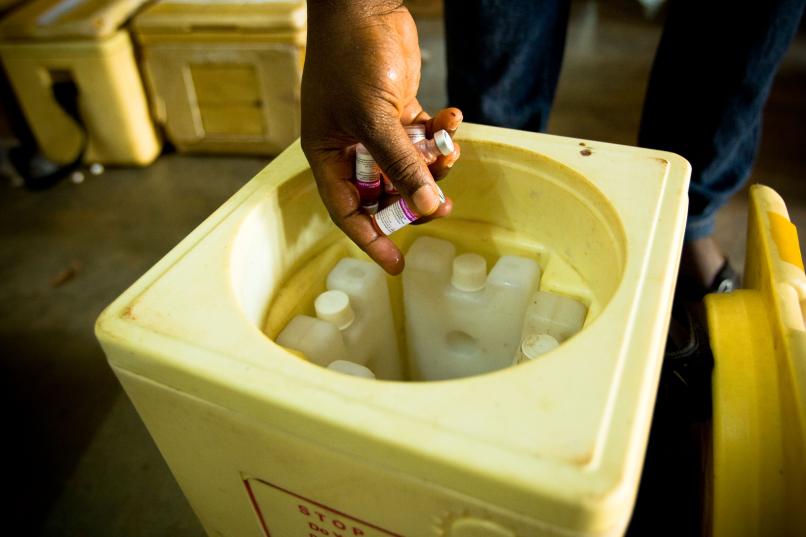 Figure 6 Ghana-hospital-freezer.jpg 