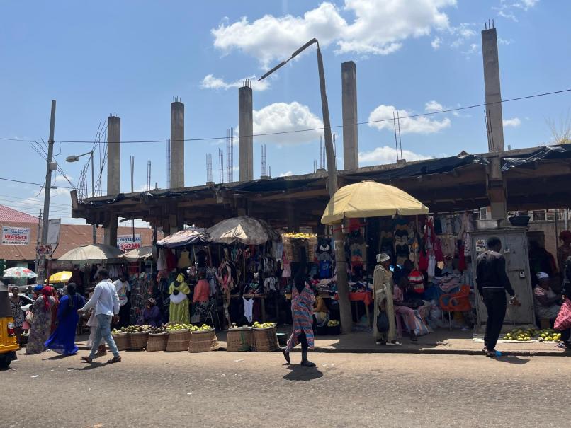 Kumasi street vendors credit Timothy Whitehouse